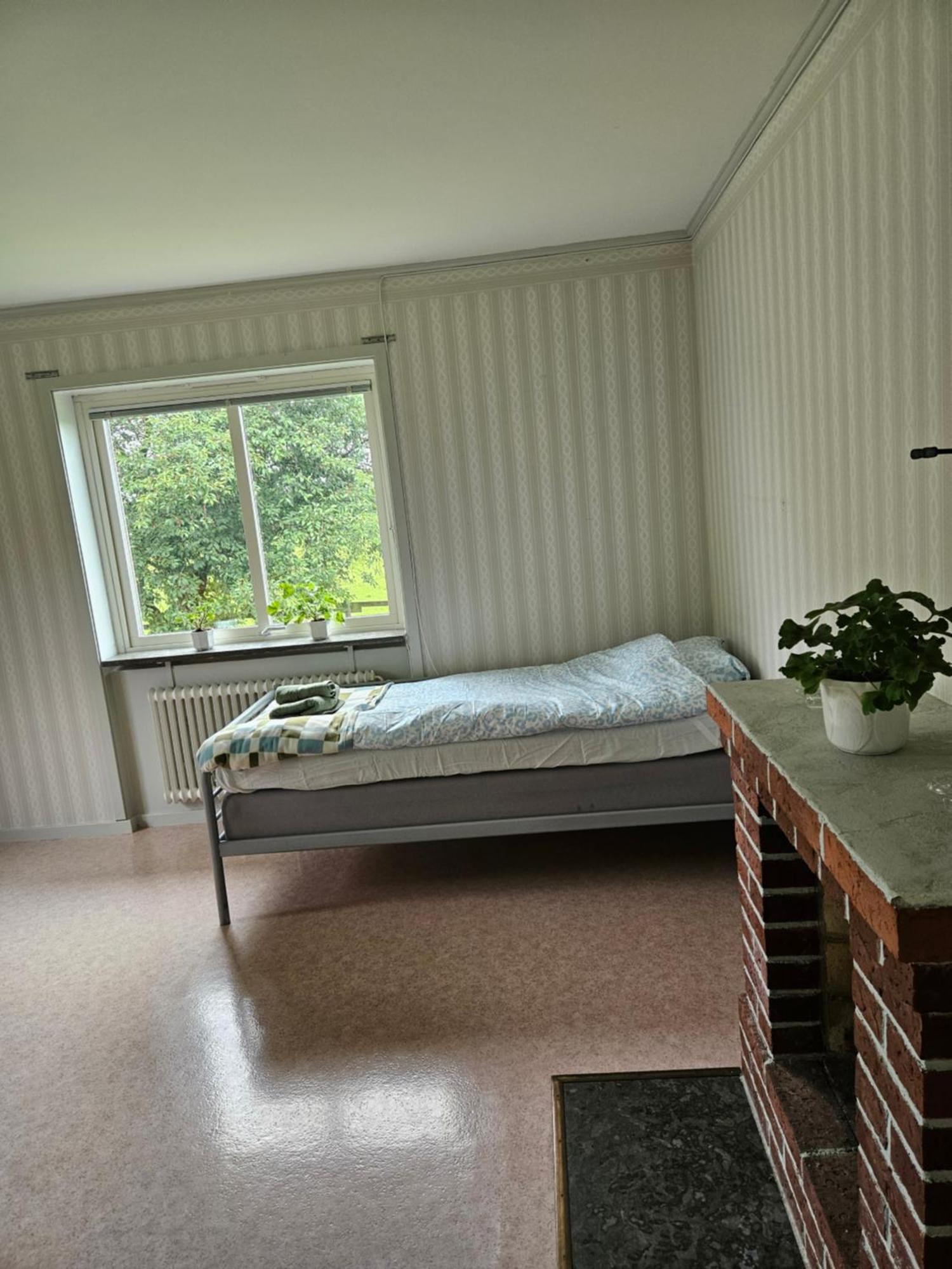 Oernsro Boende Och Staellplatser Skara Exteriér fotografie